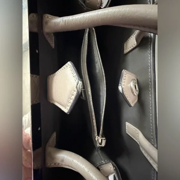 Fendi 2Jours Small / Petite Tote in Beige-Gray Leather with Crossbody Strap - Picture 8 of 16